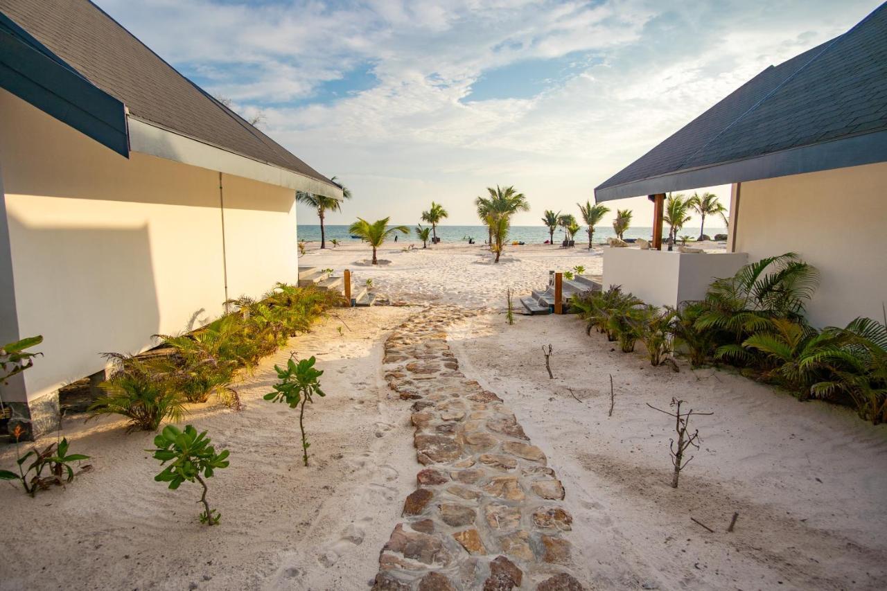 You&Me Resort Pagoda Beach ภายนอก รูปภาพ