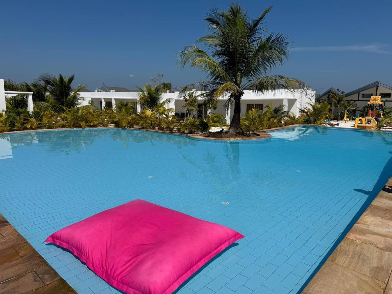 You&Me Resort Pagoda Beach ภายนอก รูปภาพ