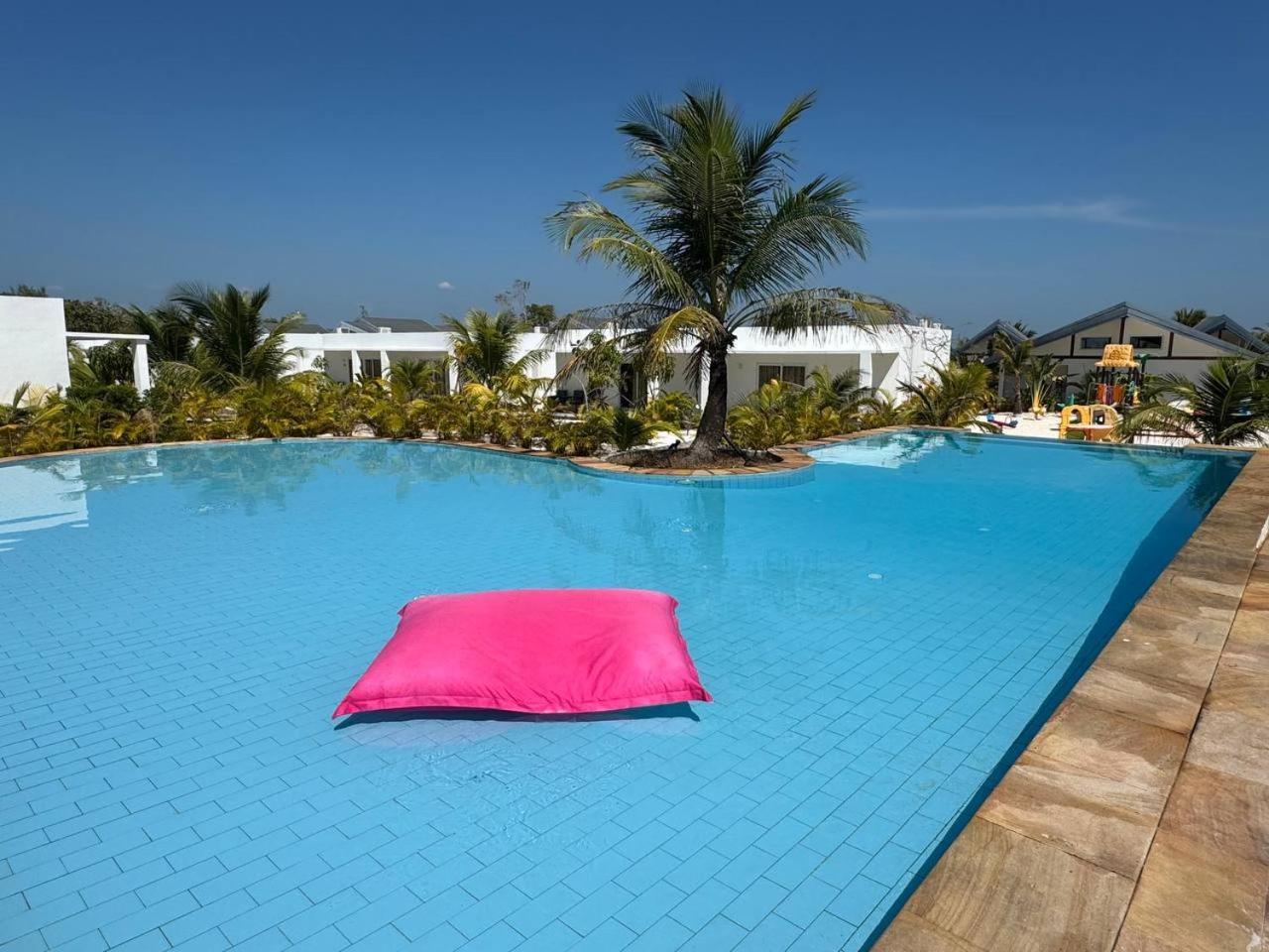 You&Me Resort Pagoda Beach ภายนอก รูปภาพ